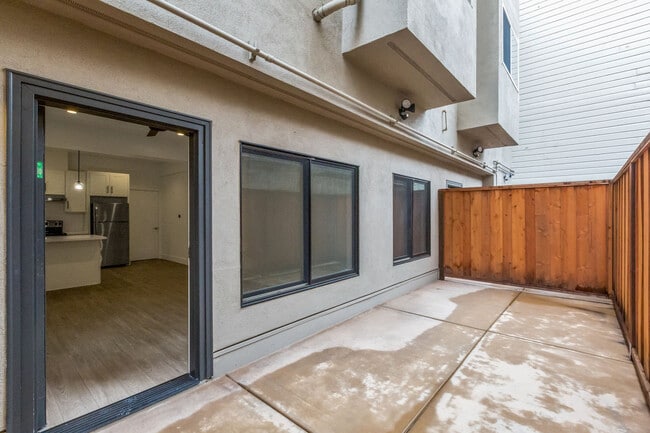Building Photo - 1599 Green