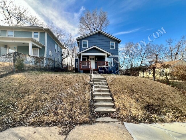 Building Photo - MOVE IN SPECIAL!! Updated 4 Bed 3 Bath Home in KCMO-Available NOW!! MOVE IN SPECIAL $200 OFF 2nd ...