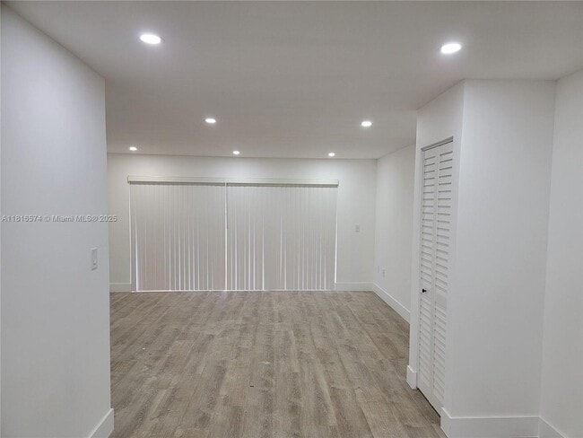 Foto del edificio - 9371 Fontainebleau Blvd