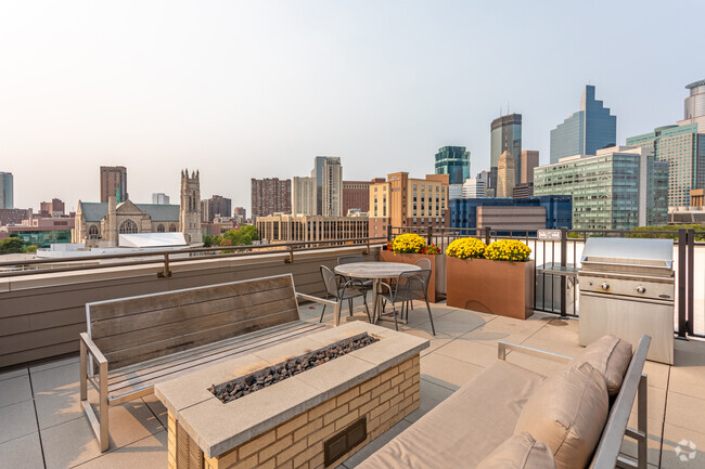 Rooftop Deck - Aberdeen Apartments