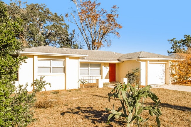 Foto del edificio - 11103 Mayflower Rd