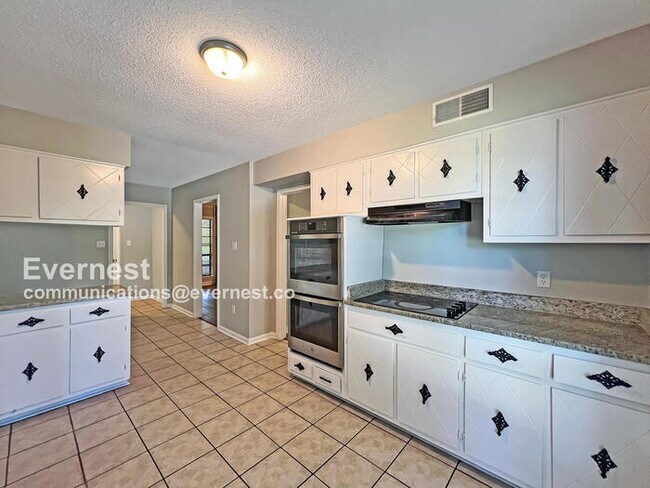 Foto del edificio - 3409 Kettlebrook Cove