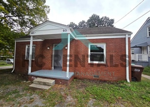 Building Photo - 601 Chestnut Dr