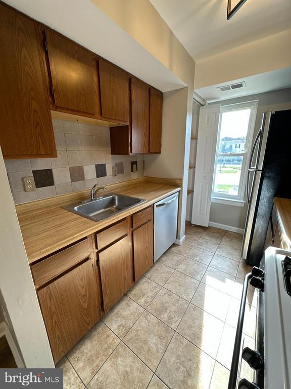 Building Photo - 25141 Tralee Ct