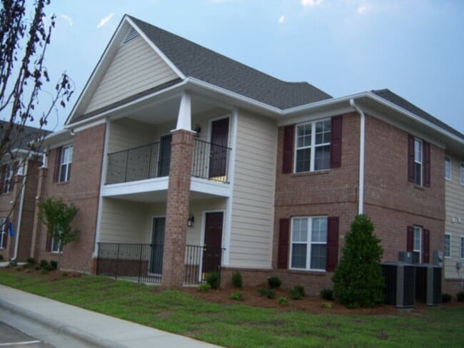 Building Photo - 1820 Balmoral Dr