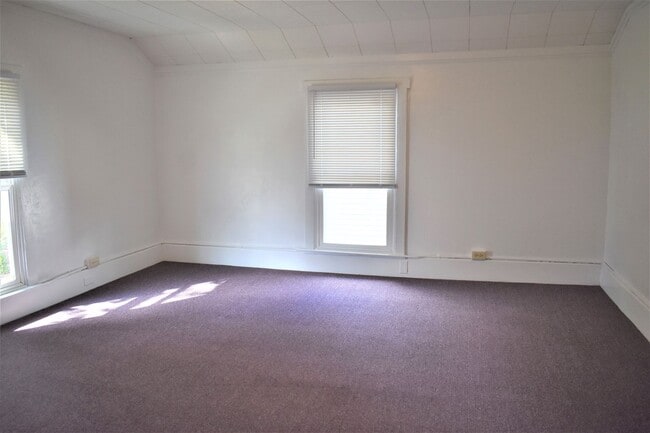 Building Photo - 209-211 N Clymer Ave