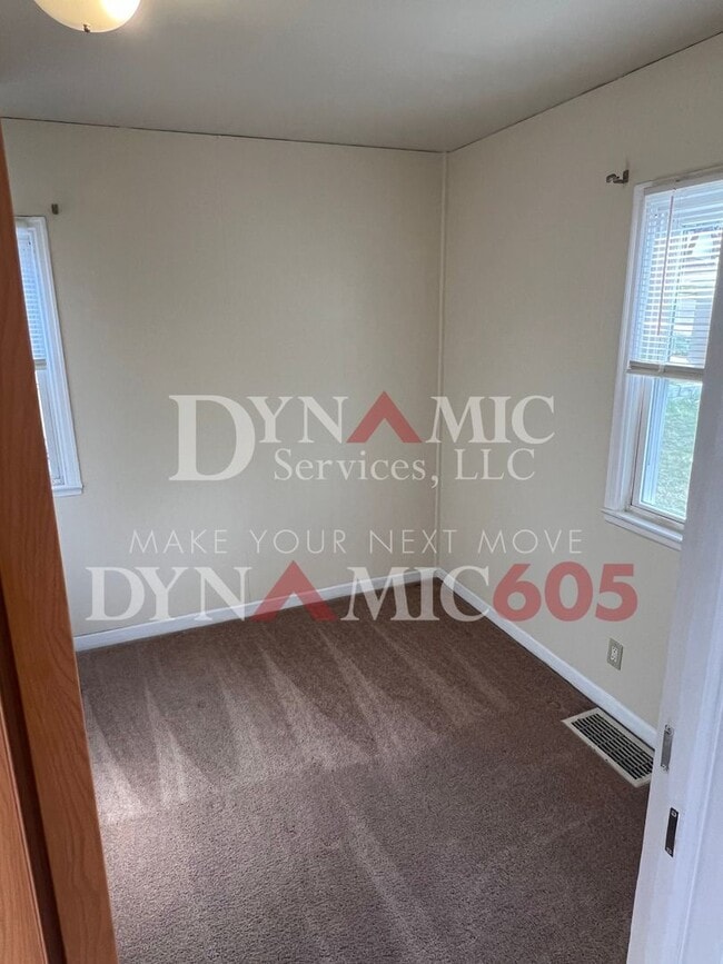 Building Photo - 403 S Wayland Ave
