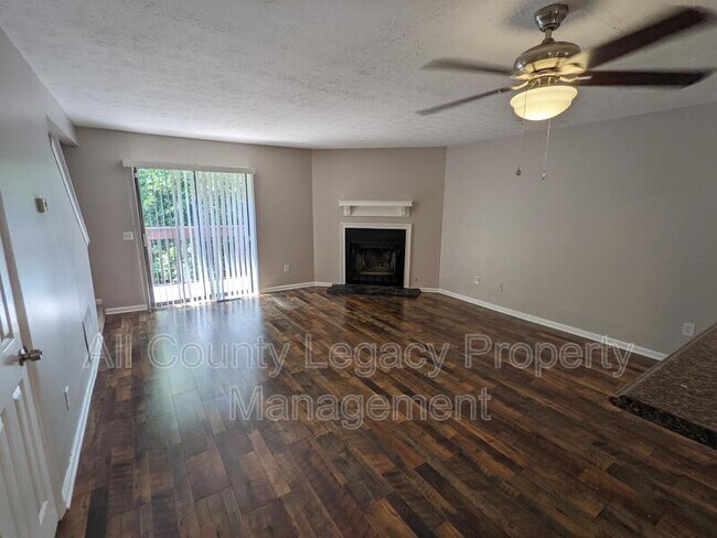 Foto del edificio - 907 S Indian Creek Dr