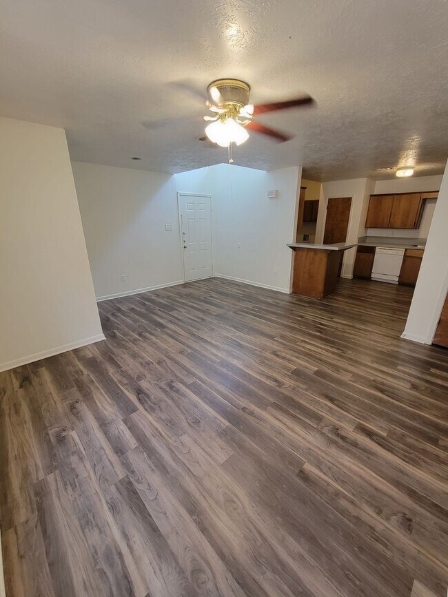 Foto del edificio - College Station - 2 bedroom / 1 bath Duple...