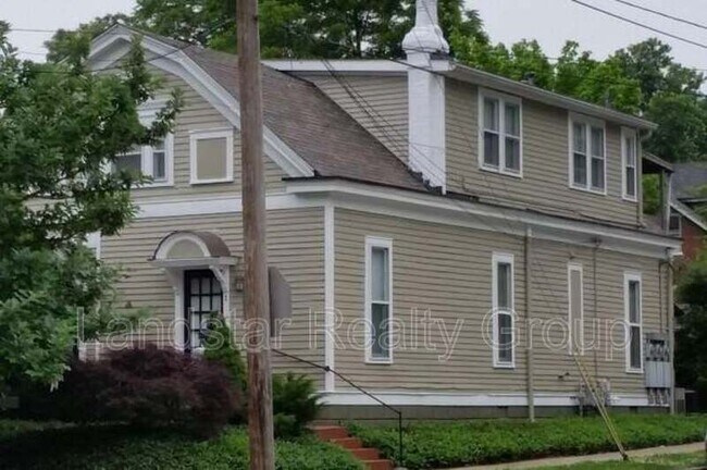 Foto del edificio - 2127 Grinstead Dr