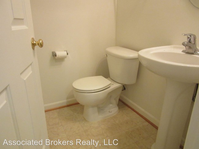Building Photo - 3 br, 2.5 bath House - 2064 Lockwood Drive