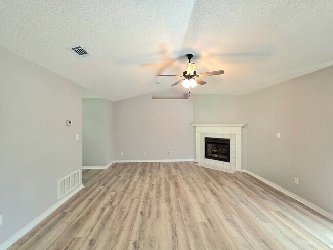 Foto del edificio - Charming 3-Bedroom Home
