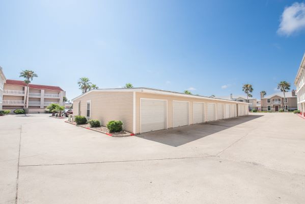 Foto del edificio - 14427 Compass St