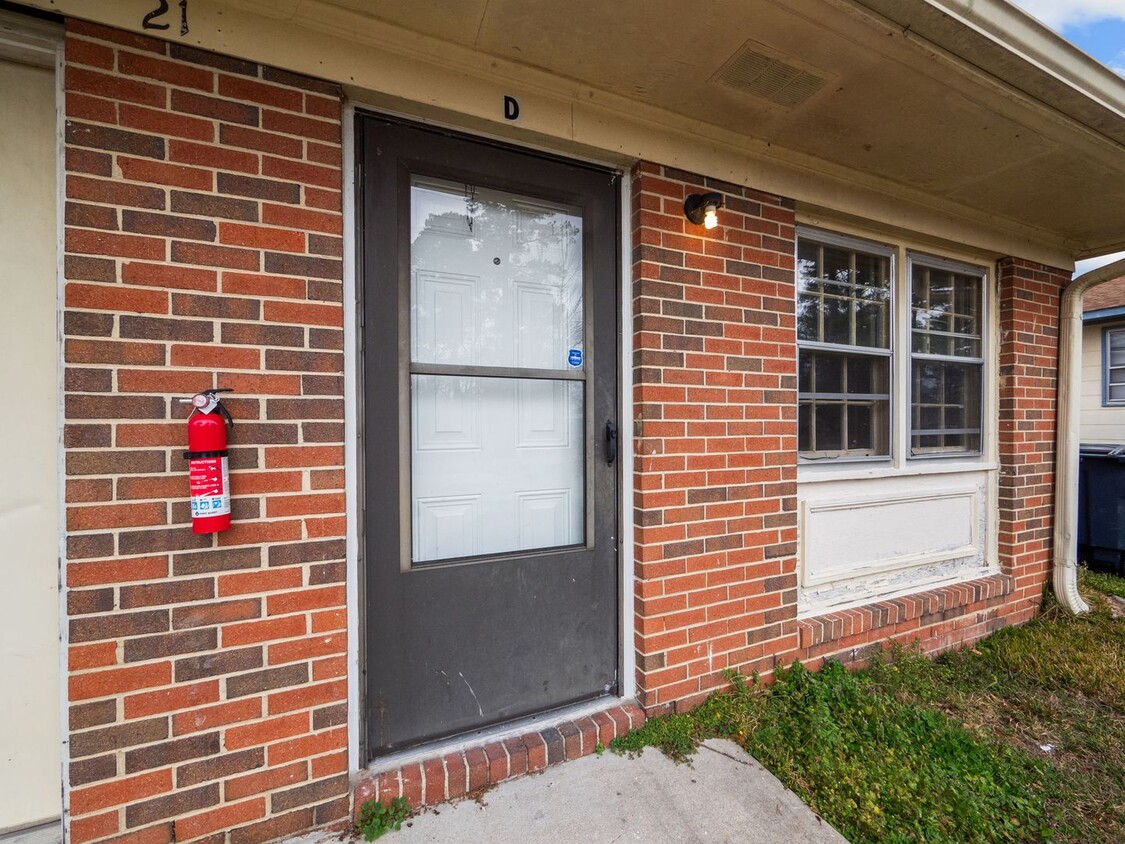 Primary Photo - Welcome to Sophia Drive!