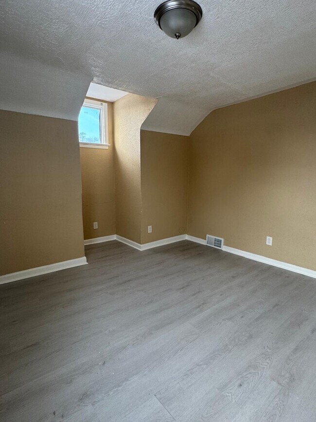 Foto del edificio - 9400 Lakepointe St