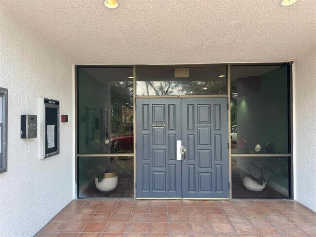 Building Photo - 3301 Spanish Moss Terrace