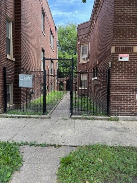 Primary Photo - 1021 N Lamon Ave