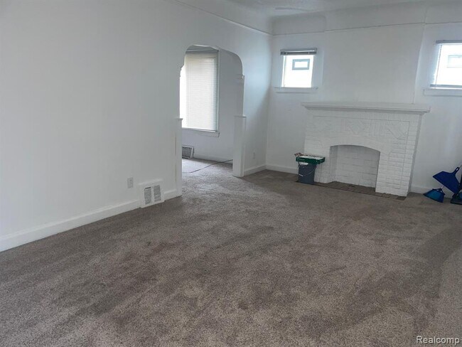 Foto del edificio - 18670 Joann Ave