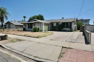 Building Photo - 609 Alderson St