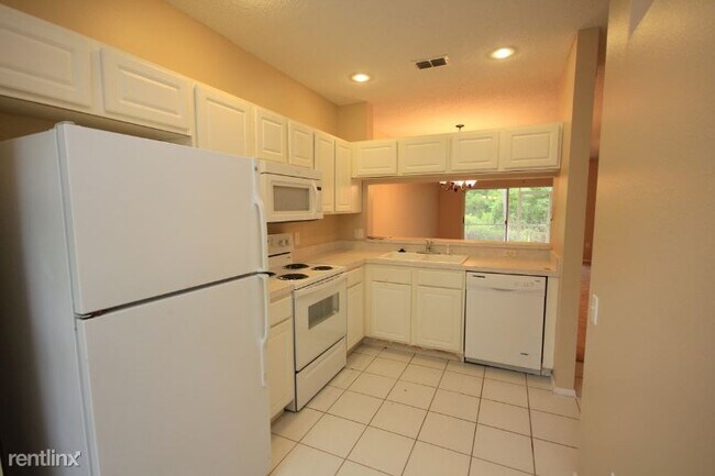Building Photo - 8647 Hunters Key Cir