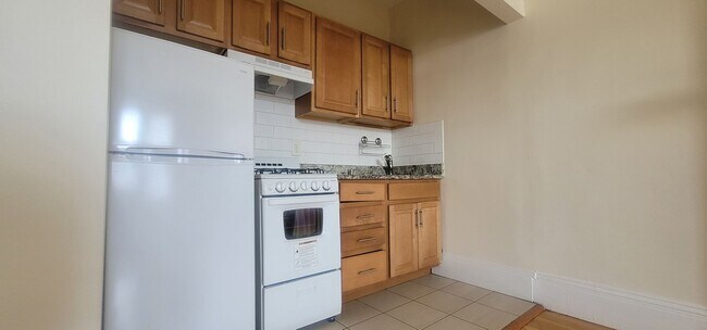 Building Photo - Avail Now!  See YT Tour of Spacious Apt!  ...