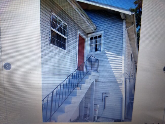 Building Photo - 7813 Maple St