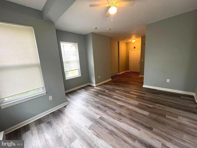 Building Photo - 1711 W Tioga St