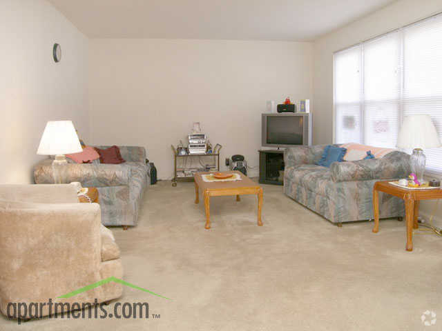 Willow Crest Apartments photo 3