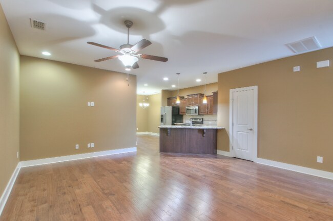 Building Photo - 503 Vintage Green Ln