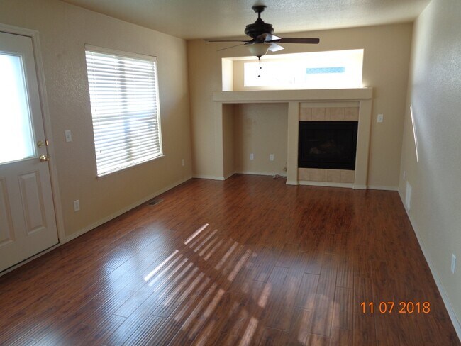 Building Photo - Well maintained home