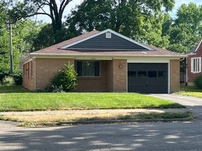 Building Photo - 1008 Broadview Blvd