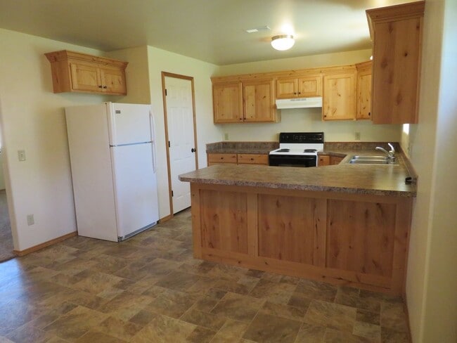 Building Photo - 817 W 3rd St