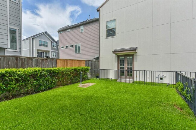 Foto del edificio - 10914 Brookeshire Chase Ln