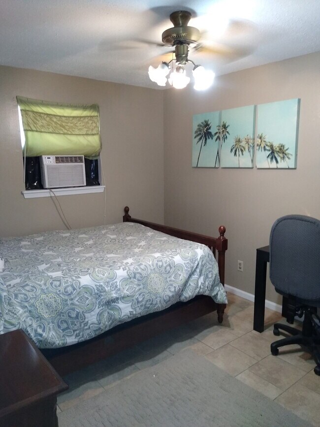 Foto del edificio - 1370 Hurricane Rd