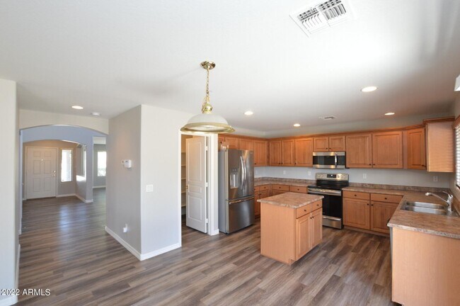 Building Photo - 2769 E Desert Rose Trail