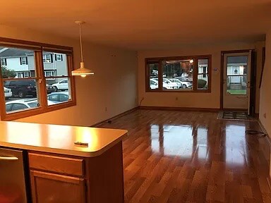 Building Photo - 19 Allspice Ln