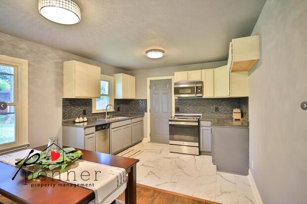 Foto del edificio - 615 NW Olive St