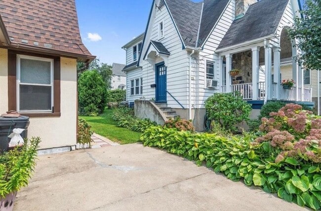 Foto del edificio - 52 McKinley Ave