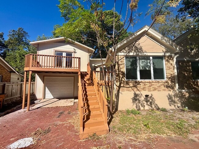 Foto del edificio - Hemphill Park Gem! 4 Bed/2.5 Bath - Availa...