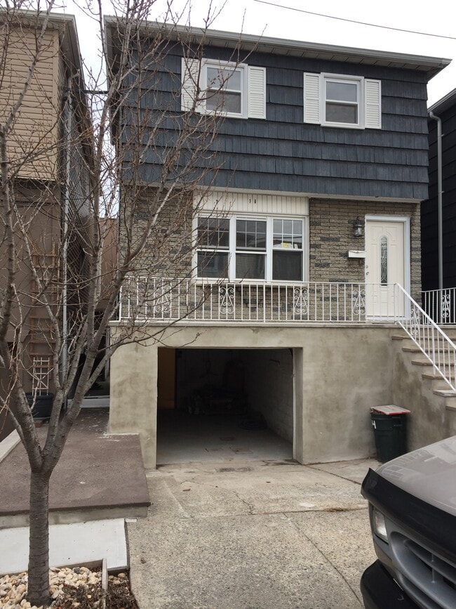 Building Photo - 14 Ayres Ct