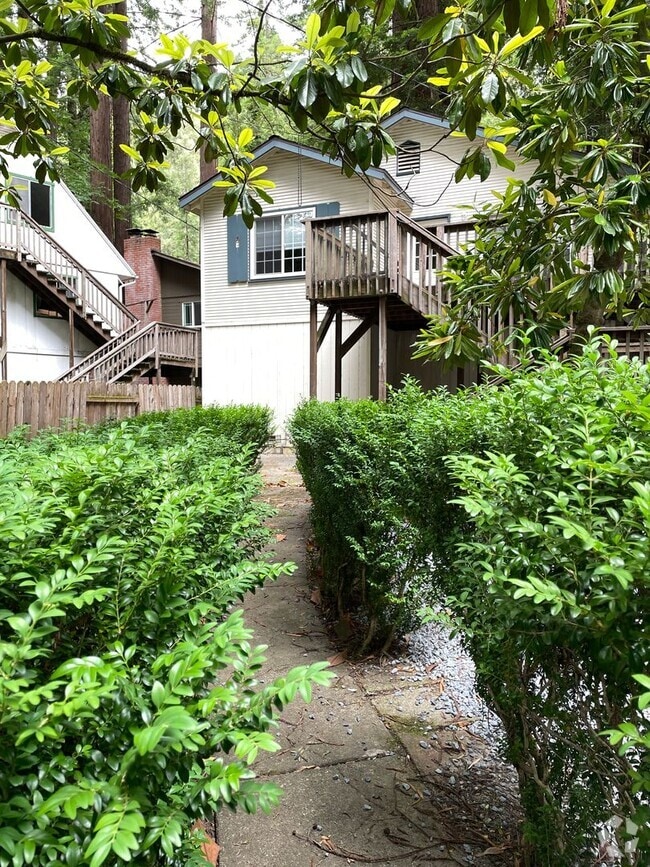 Building Photo - 17388 Riverside Dr