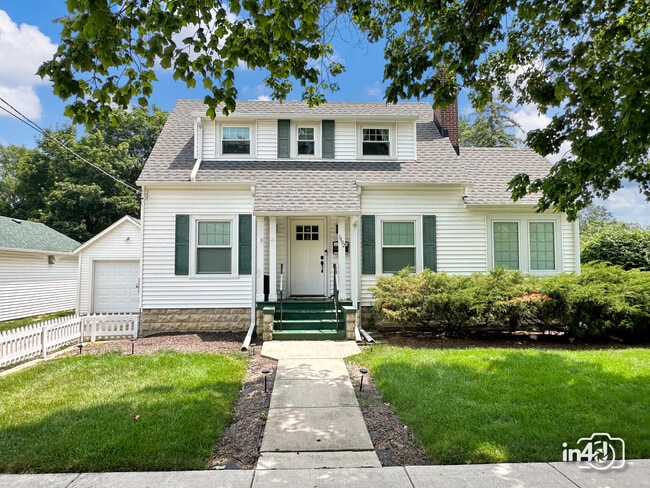 Building Photo - 1492 S Jefferson St