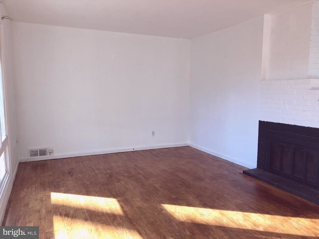 Foto del edificio - 7407 Hogarth St