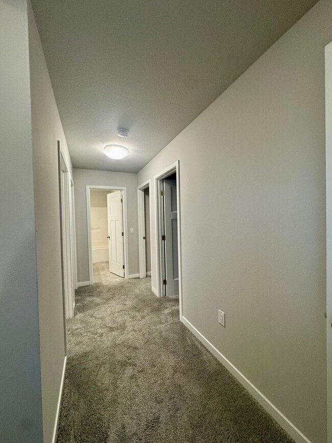 Foto del edificio - 3 bedroom 2.5 bath Single Family Home