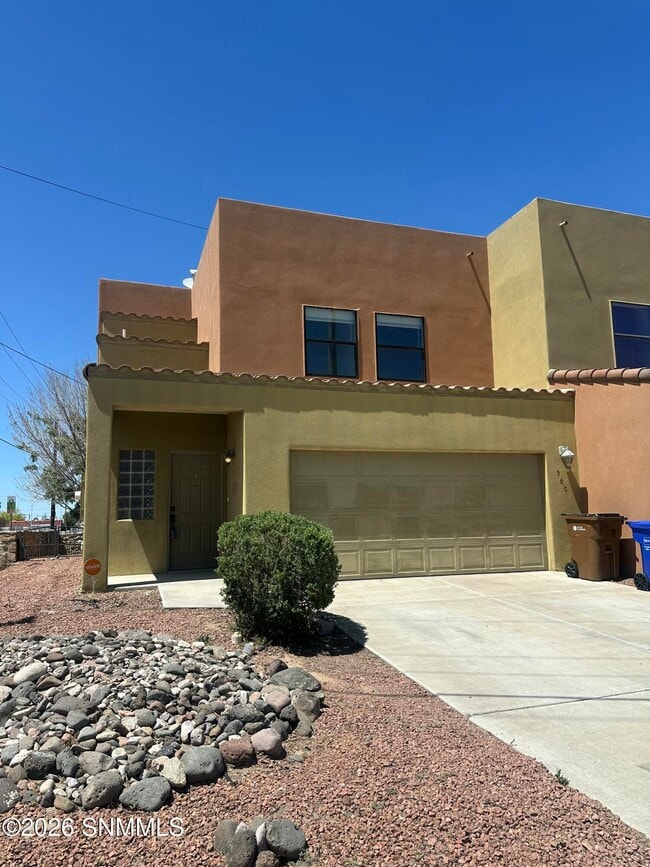 Building Photo - 560 El Molino Blvd