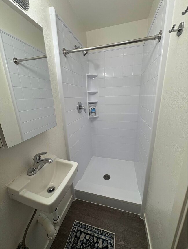 Building Photo - 1321 E St