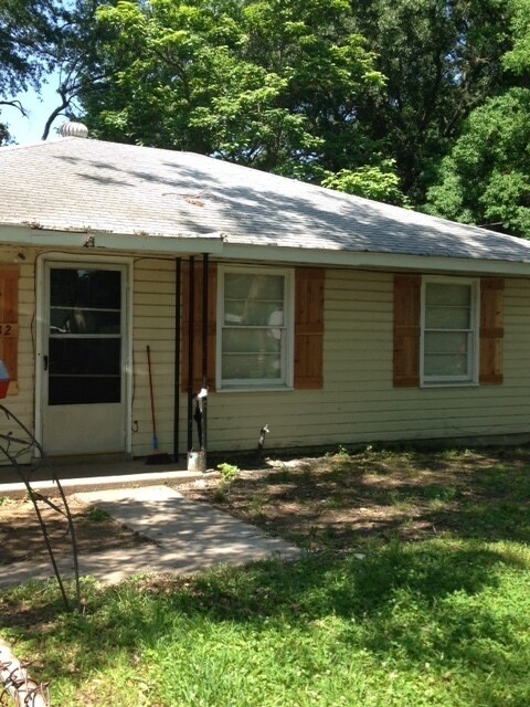 Building Photo - 3032 Conmar St