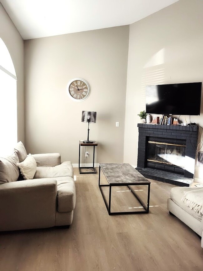 Family room - 6753 Amherst Ct
