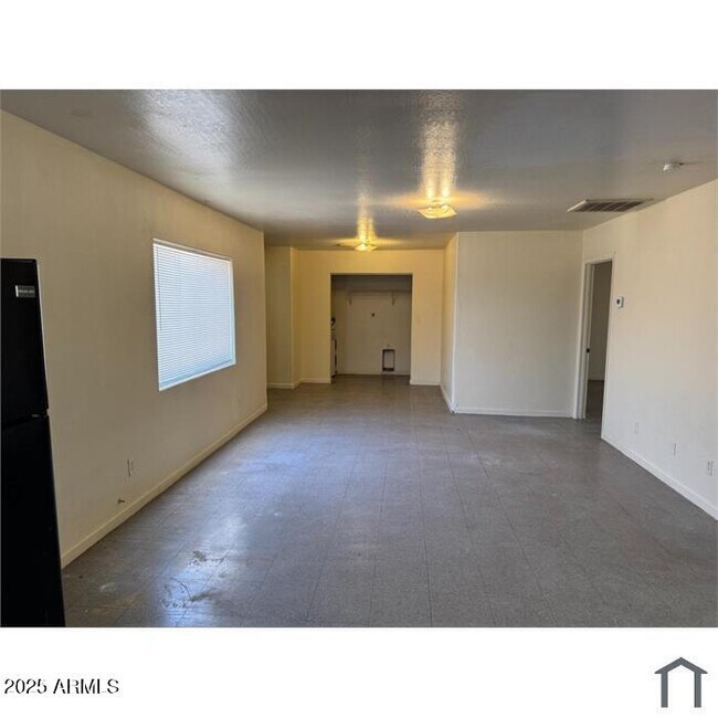 Building Photo - 1224 E Apache St