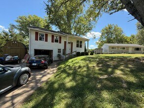 Building Photo - 213 Poplar Dr